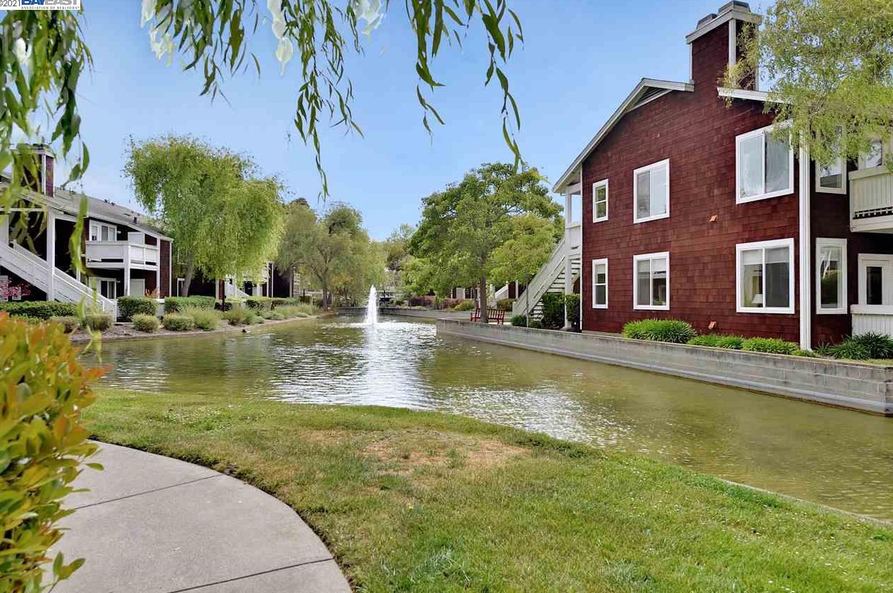 150 Marina Lakes Dr, Richmond CA  94804-7453 exterior
