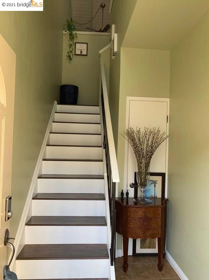 361 Ridgeview Dr, Concord, CA 94523