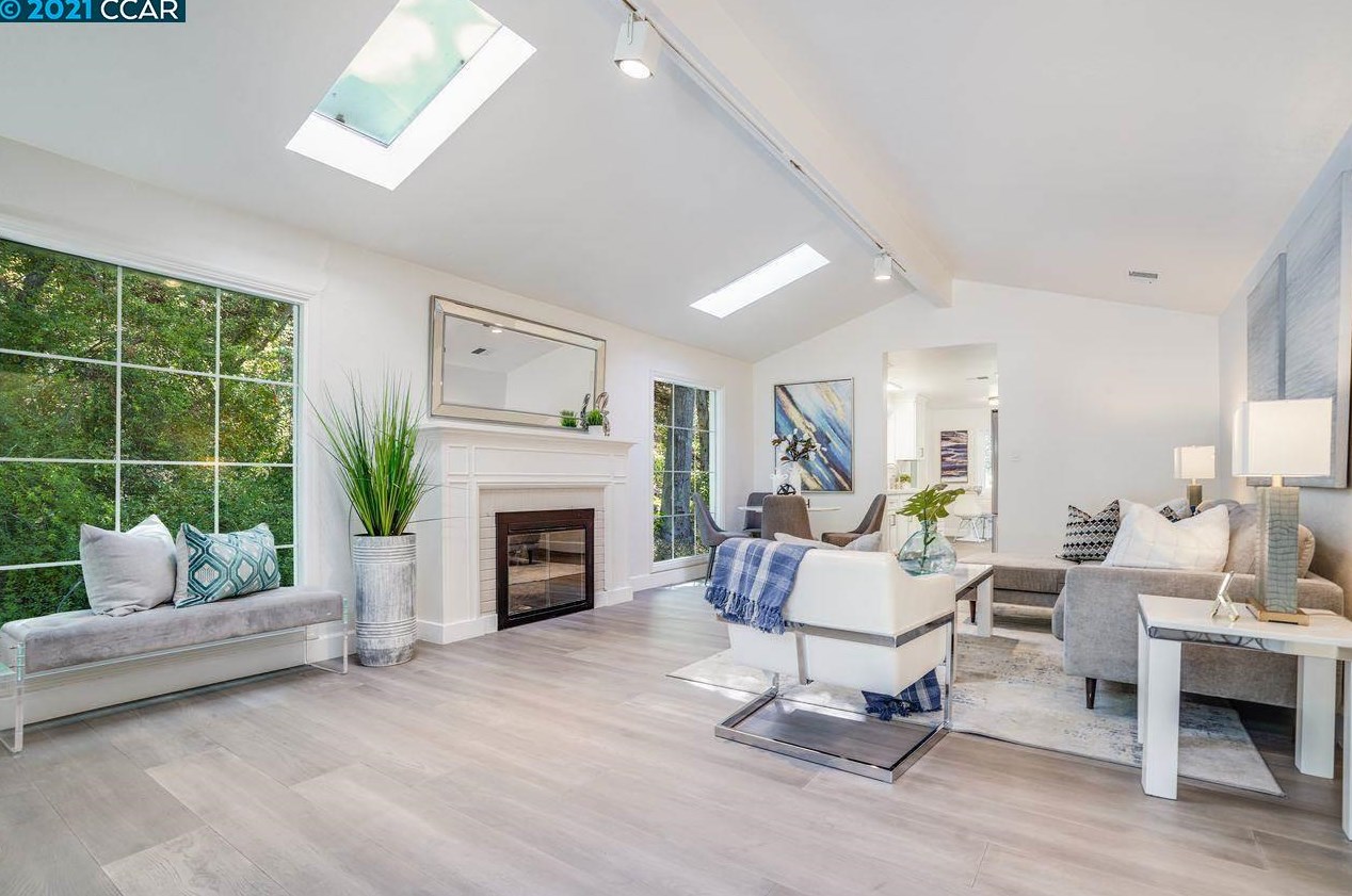 17220 Pine Ave, Los Gatos, CA 95032
