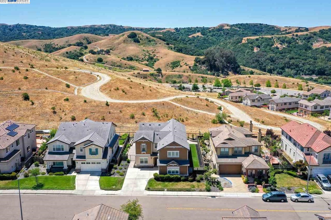 7633 Ridgeline Dr, Pleasanton, CA 94568