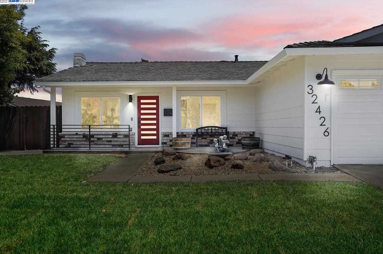 32426 Lake Berryessa Dr, Fremont, CA 94555-1032