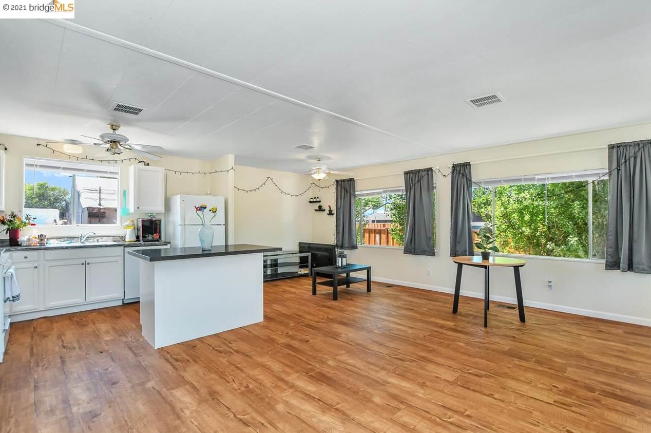 951 Bonnie Ln, Los Angeles CA  94513-5465 exterior