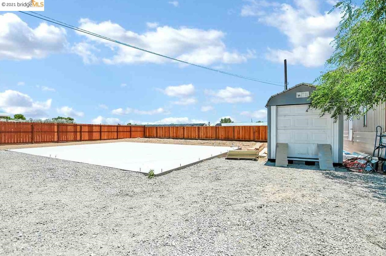 951 Bonnie Ln, Los Angeles CA  94513-5465 exterior