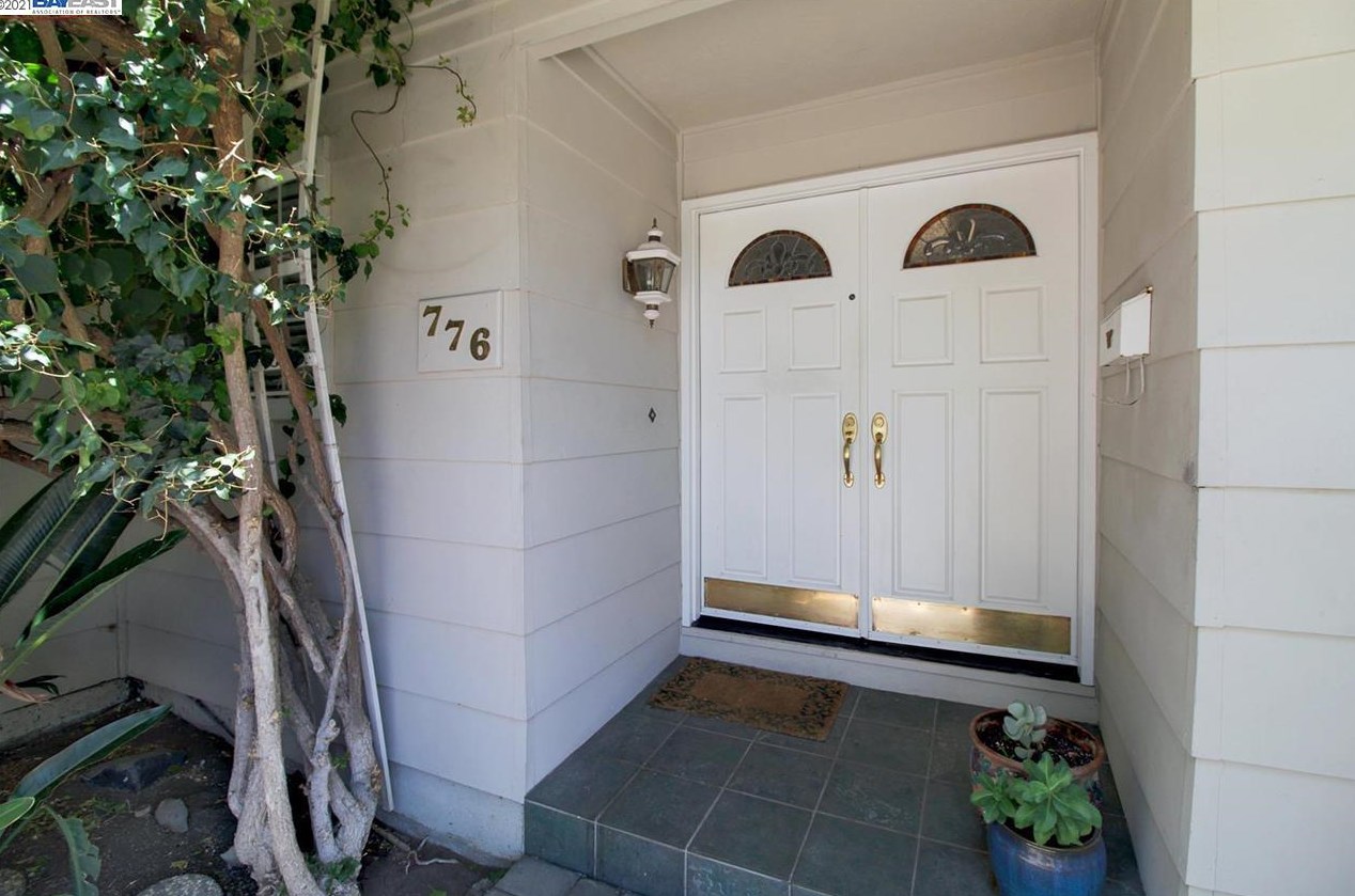 776 Tiffany Pl, Concord, CA 94518-2807