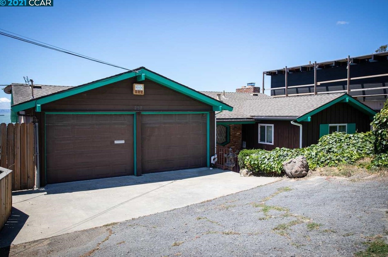 257 Western Dr, Richmond, CA 94801-4015