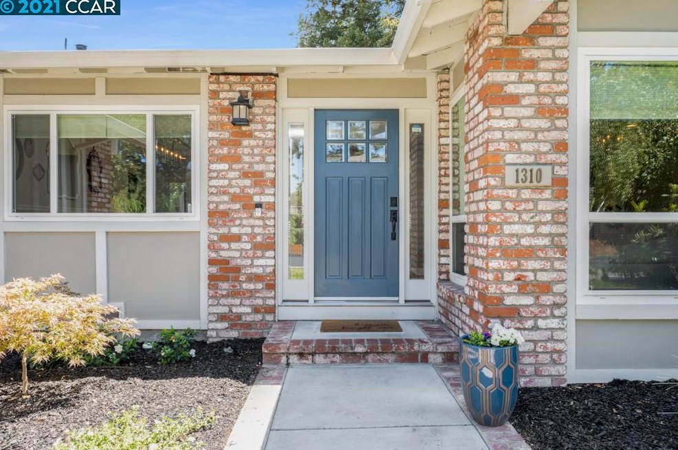1310 Gragg Ln, Concord, CA 94518-3919