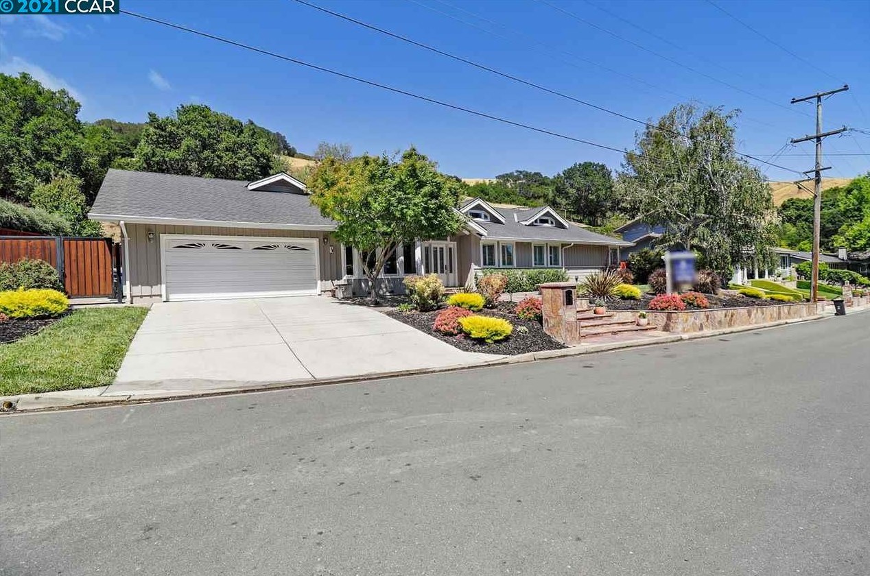 30 Descanso Dr, Orinda, CA 94563