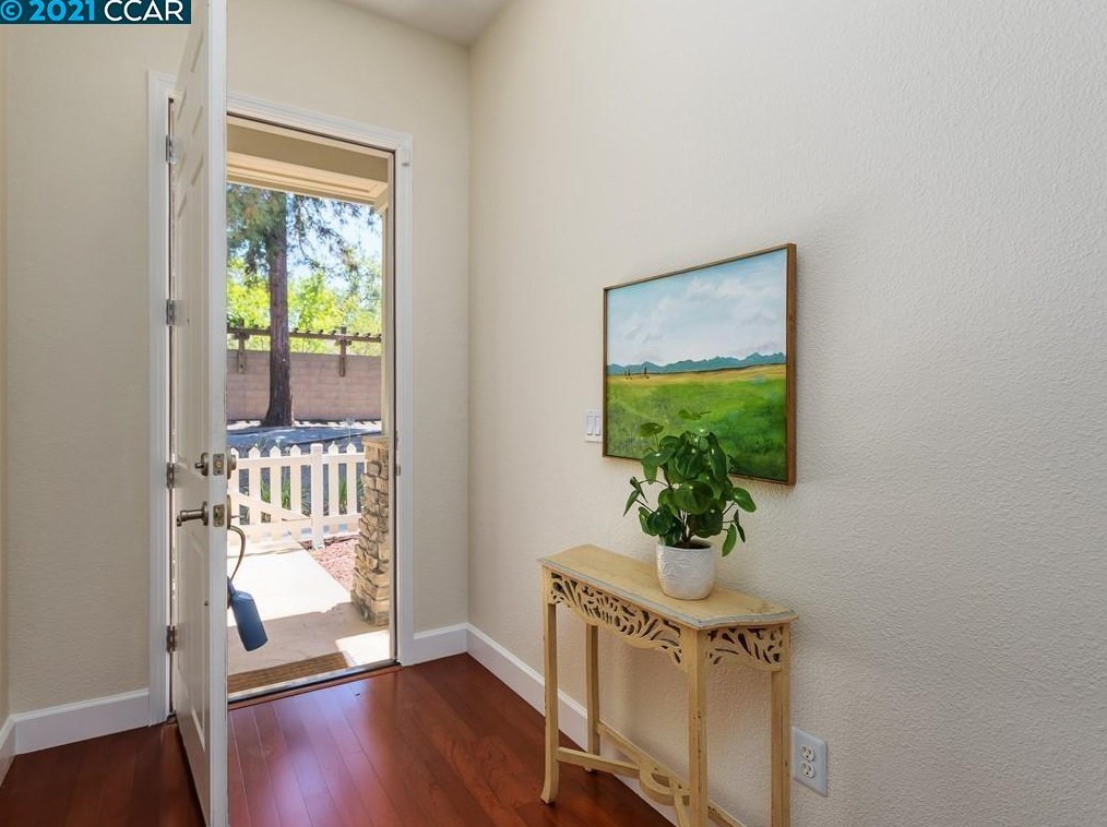 404 Seville Ln, Walnut Creek, CA 94598-2637