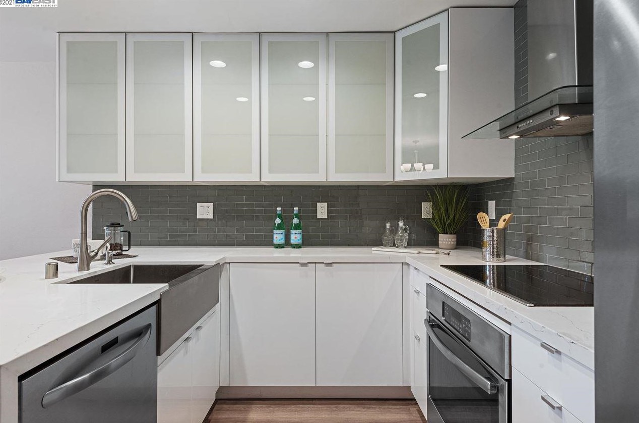 3011 Flora Vis, Alameda, CA 94502-6817