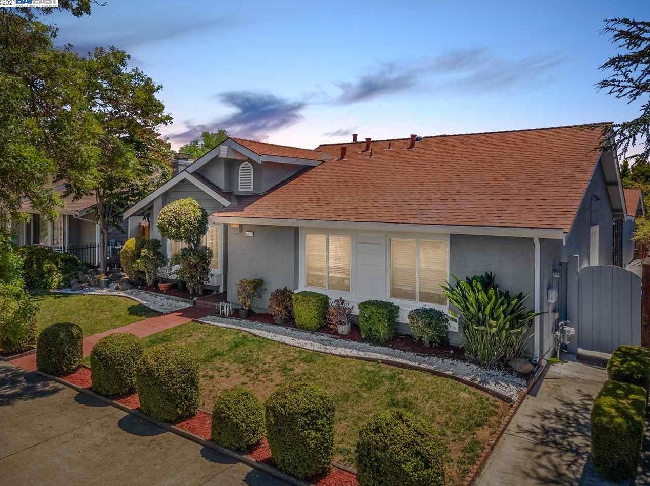 4222 Deep Creek Rd, Fremont, CA 94555-2061