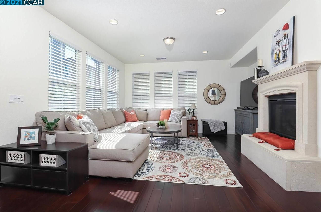 2116 Carrara St, Los Angeles CA  94513-7116 exterior