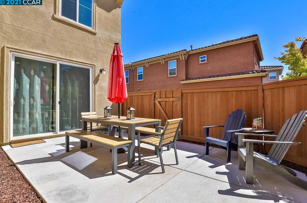 2116 Carrara St, Los Angeles CA  94513-7116 exterior