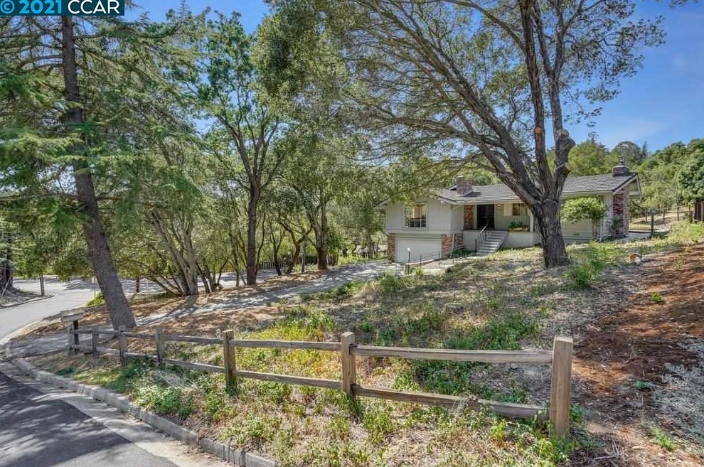 1 Fleetwood Ct, Orinda, CA 94563