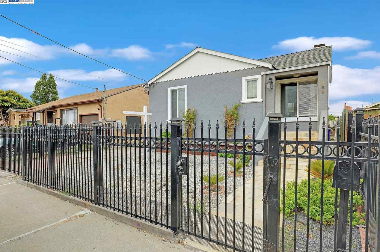 369 37th St, Richmond, CA 94805-2131