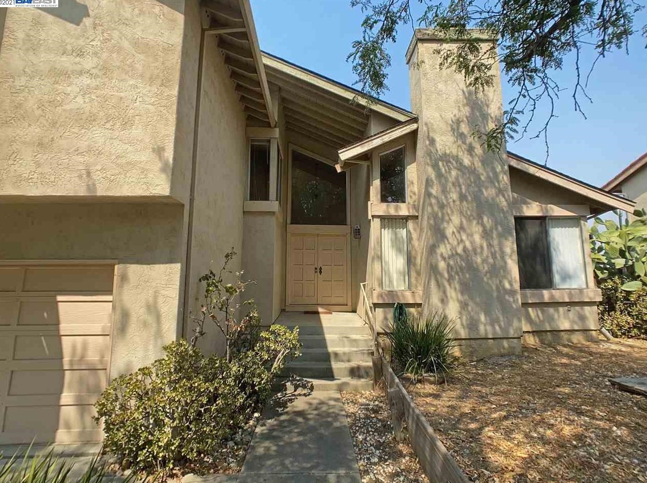 1272 New Hampshire Dr, Concord, CA 94521-3805