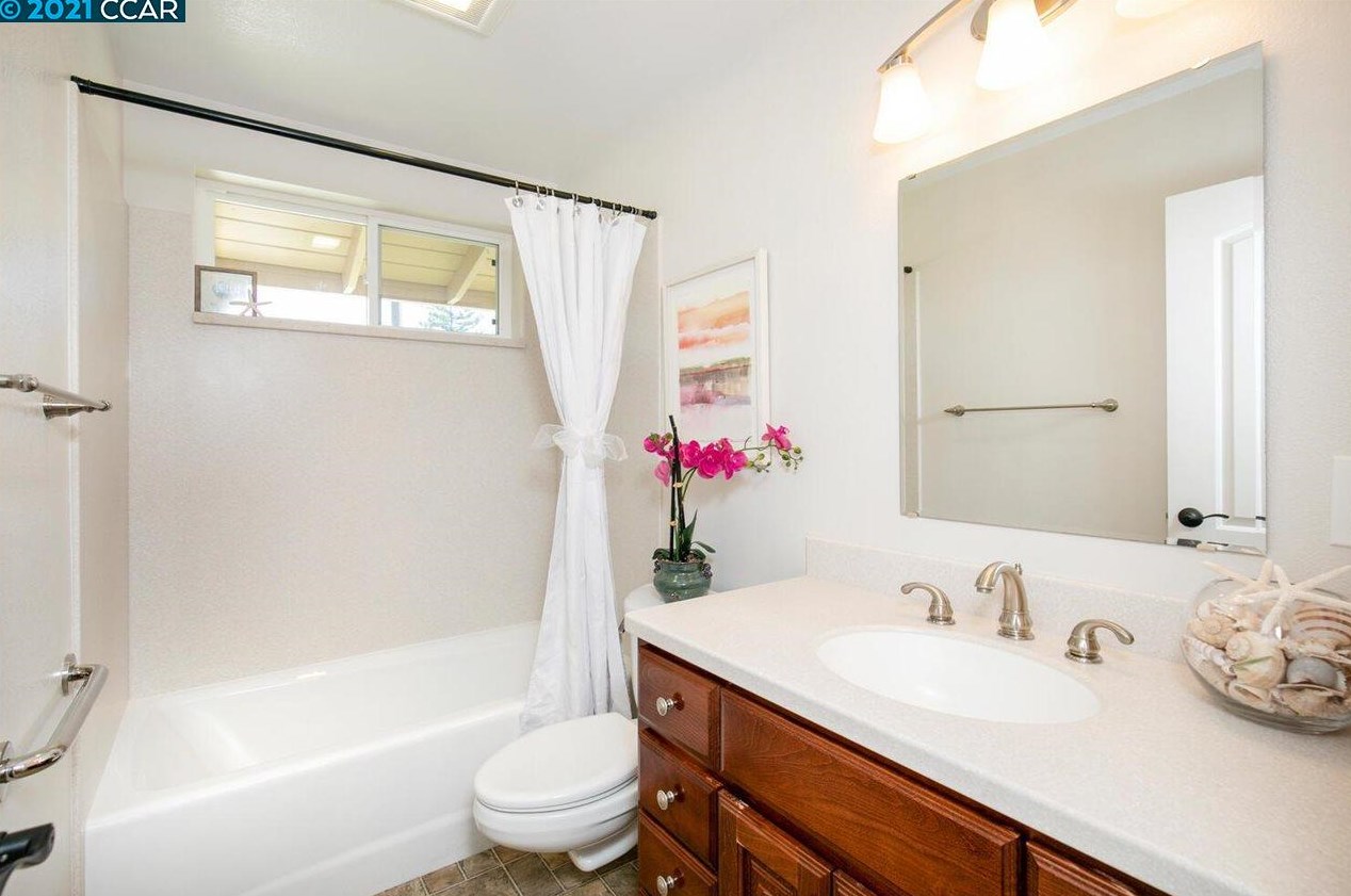 1200 Babel Ln, Concord CA  94518-1650 exterior