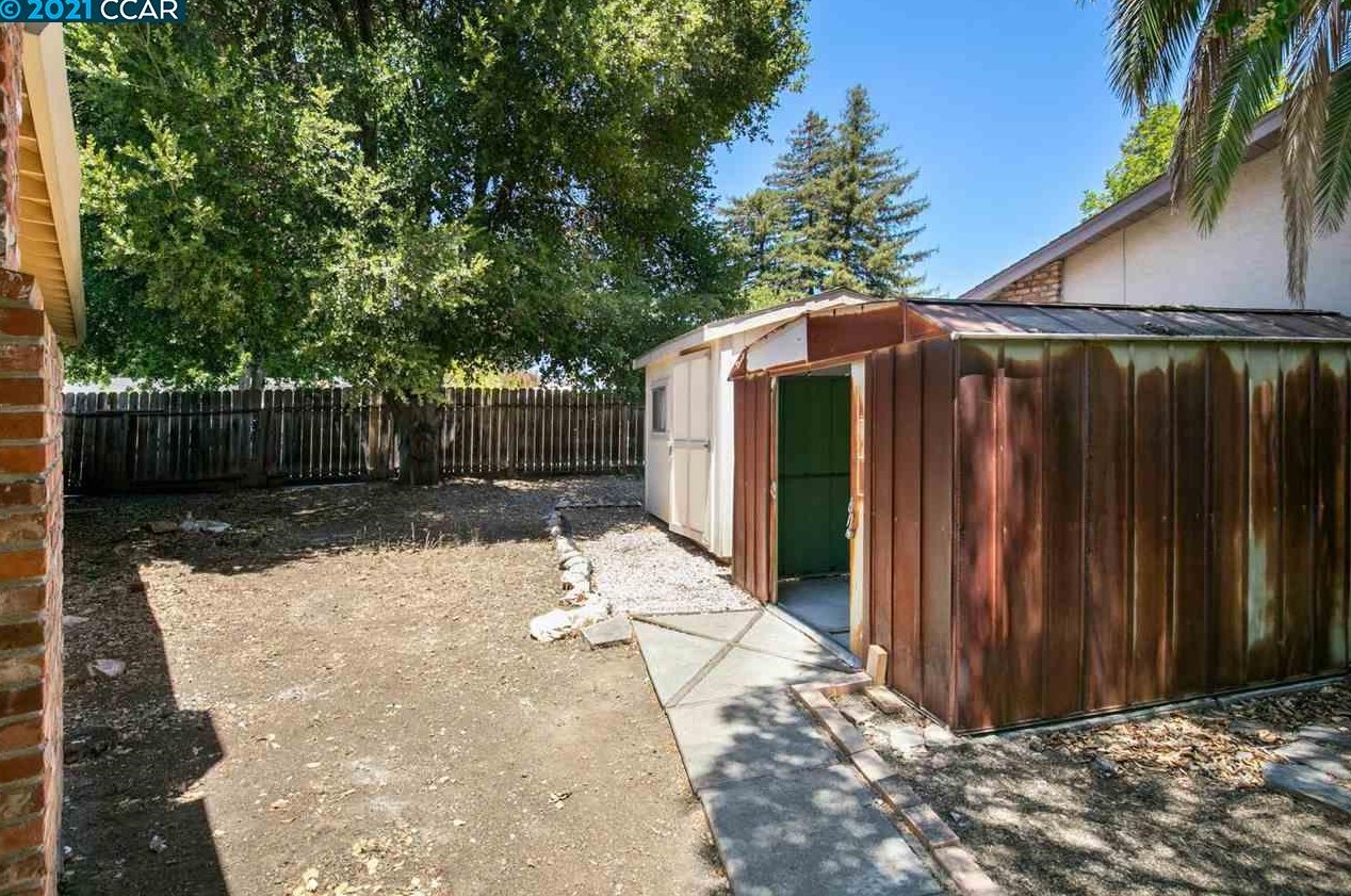 1200 Babel Ln, Concord CA  94518-1650 exterior