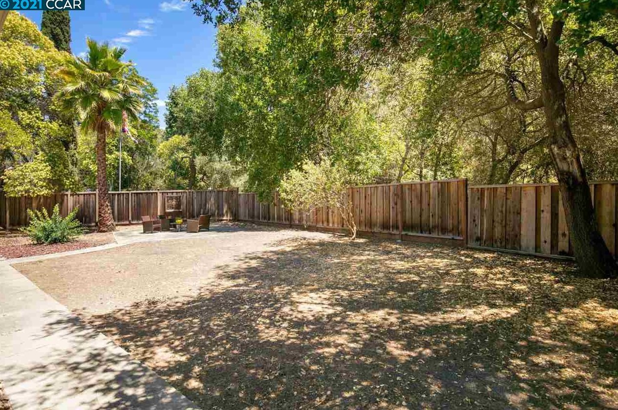 1200 Babel Ln, Concord CA  94518-1650 exterior