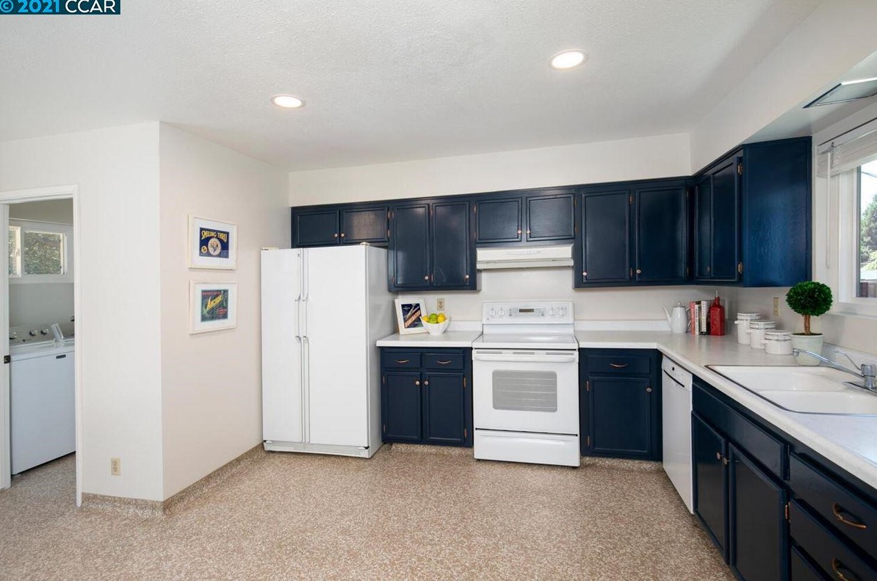 1200 Babel Ln, Concord CA  94518-1650 exterior