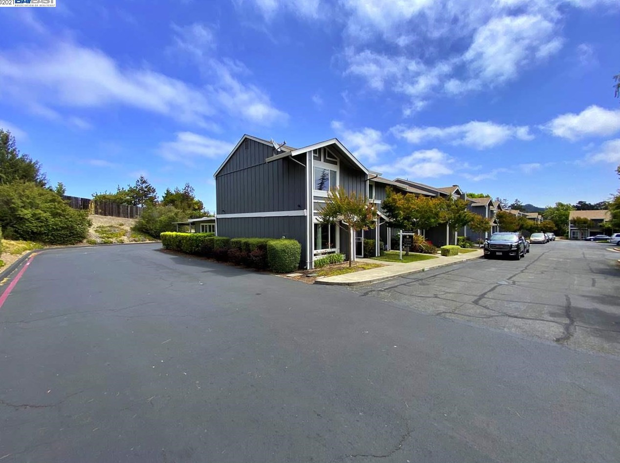 134 Park Ln, Richmond, CA 94803-1222