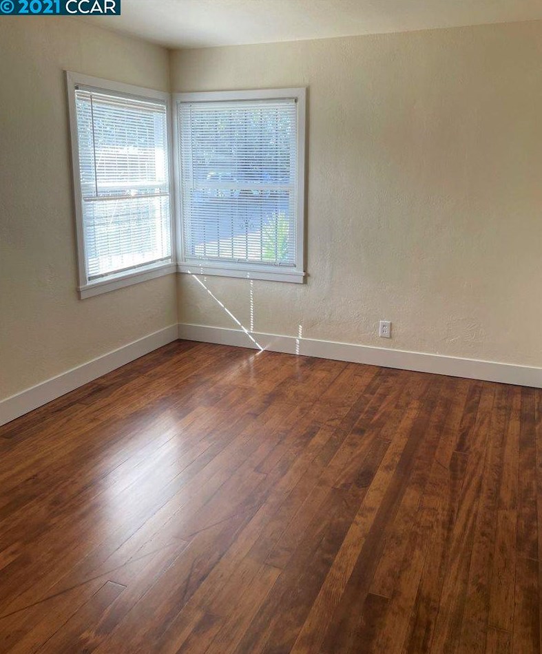 216 Garrard Blvd, Richmond, CA 94801-3423