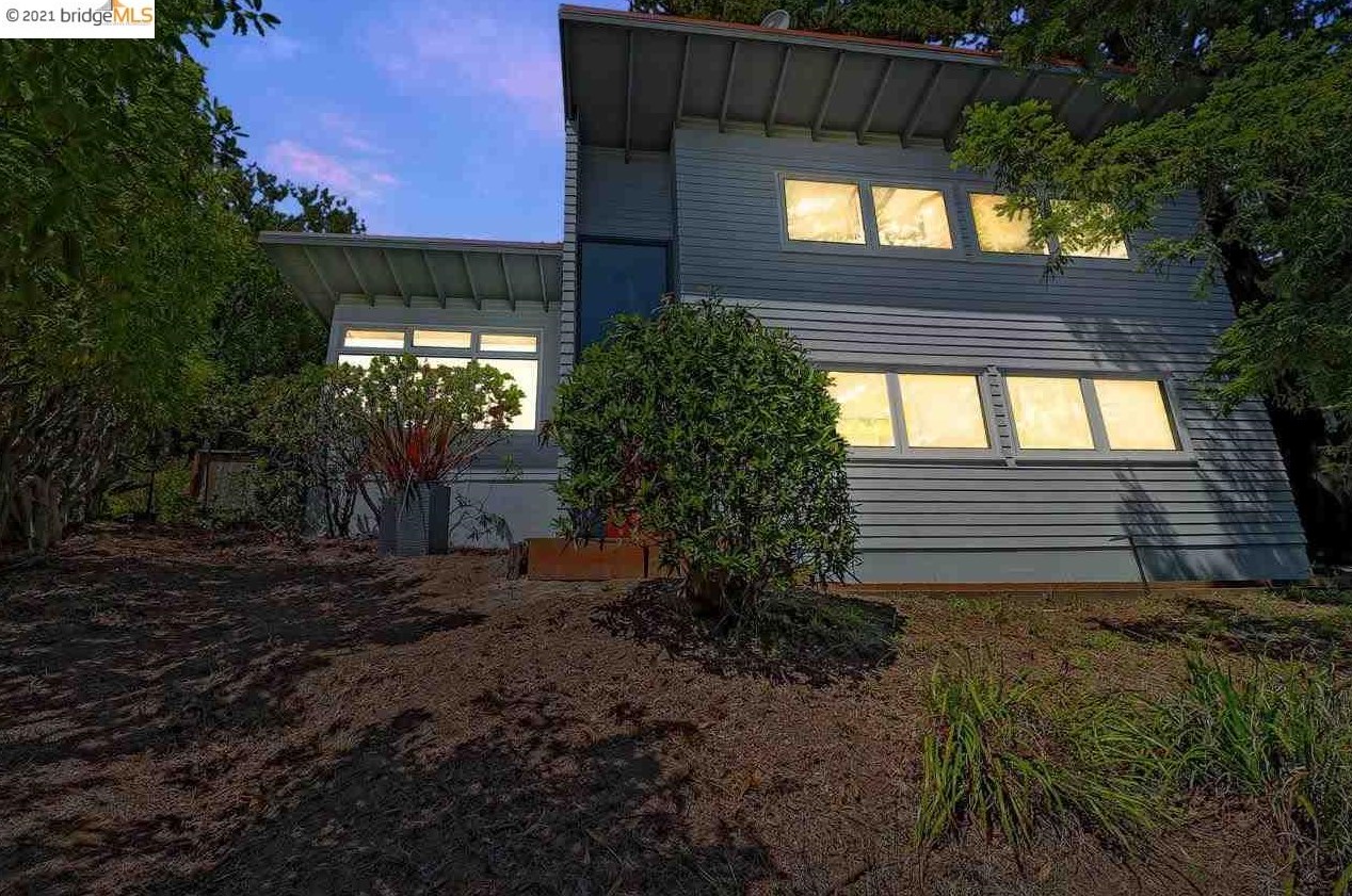 1069 Sterling Ave, Berkeley, CA 94708