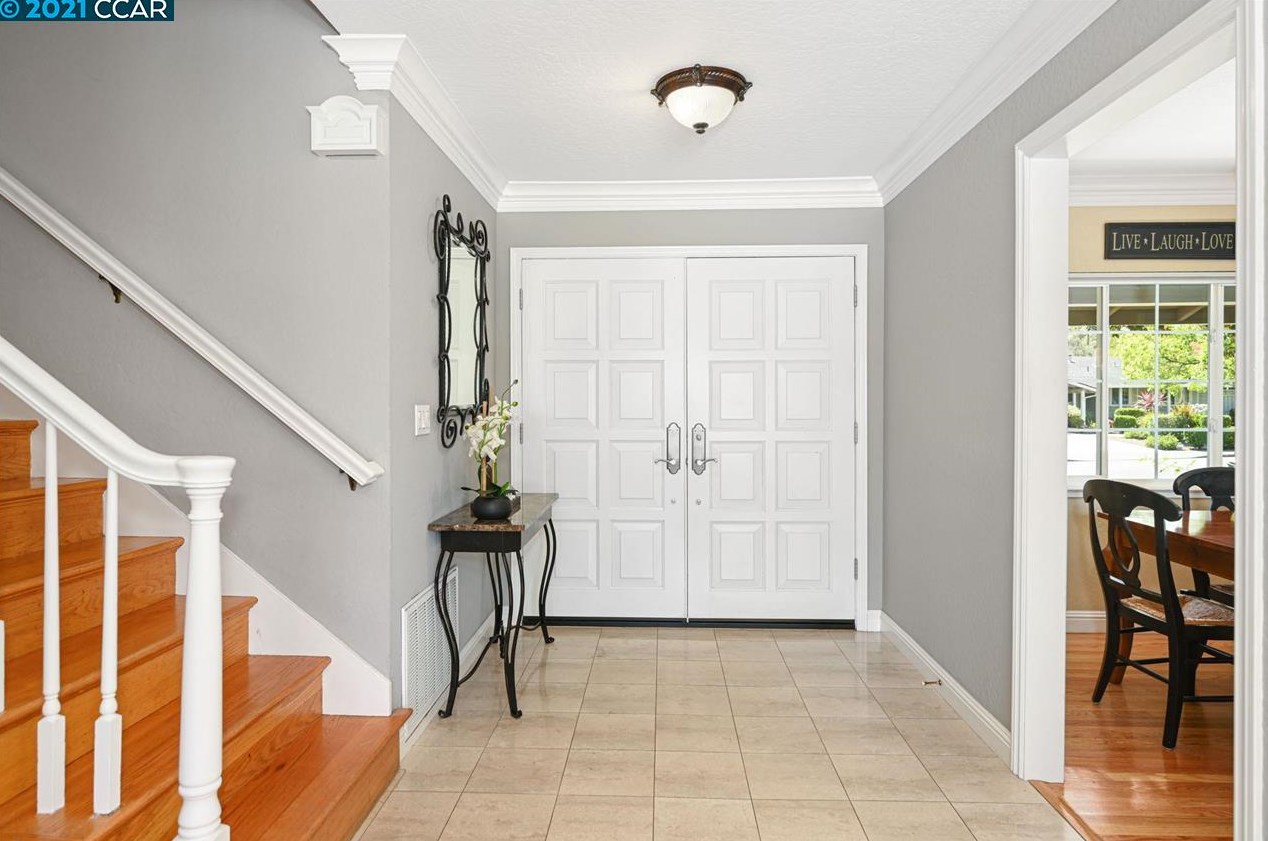 929 Wiget Ln, Walnut Creek, CA 94598-4308