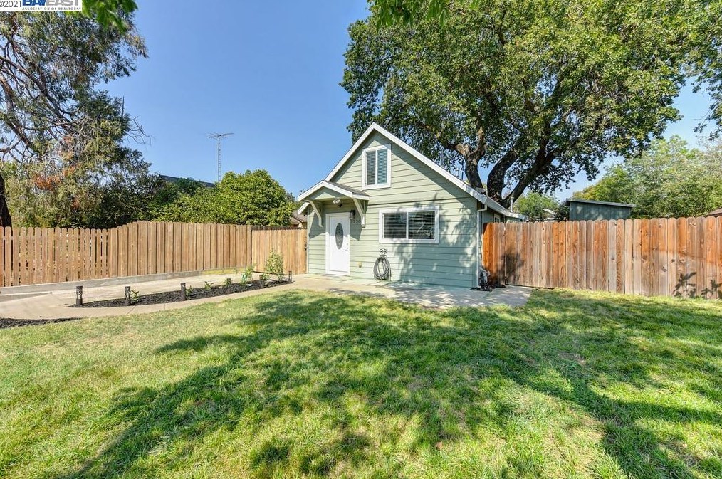 2320 American Ave, Sacramento, CA 95833-2525