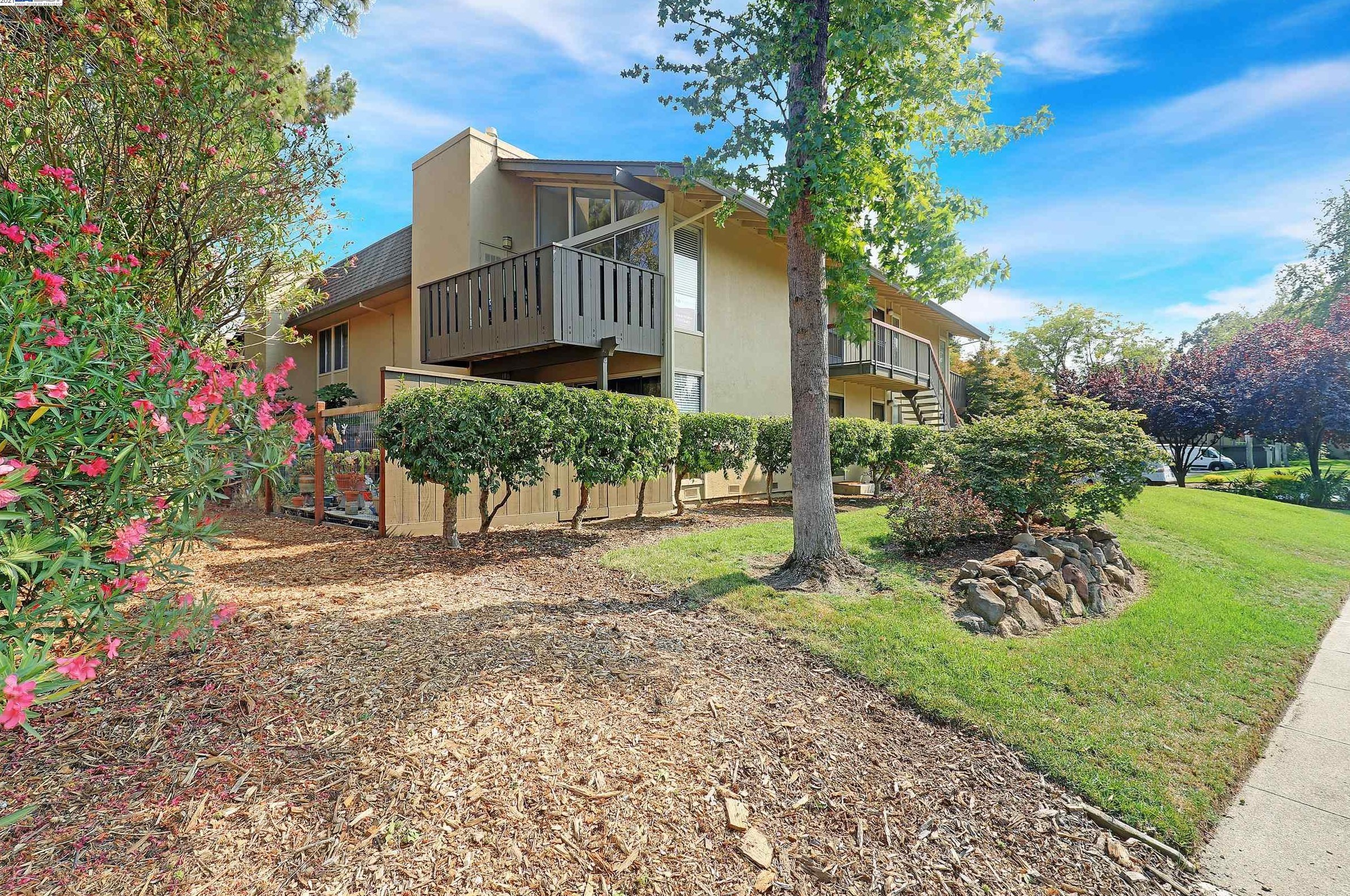 46 Massolo Dr, Concord CA  94523-4831 exterior