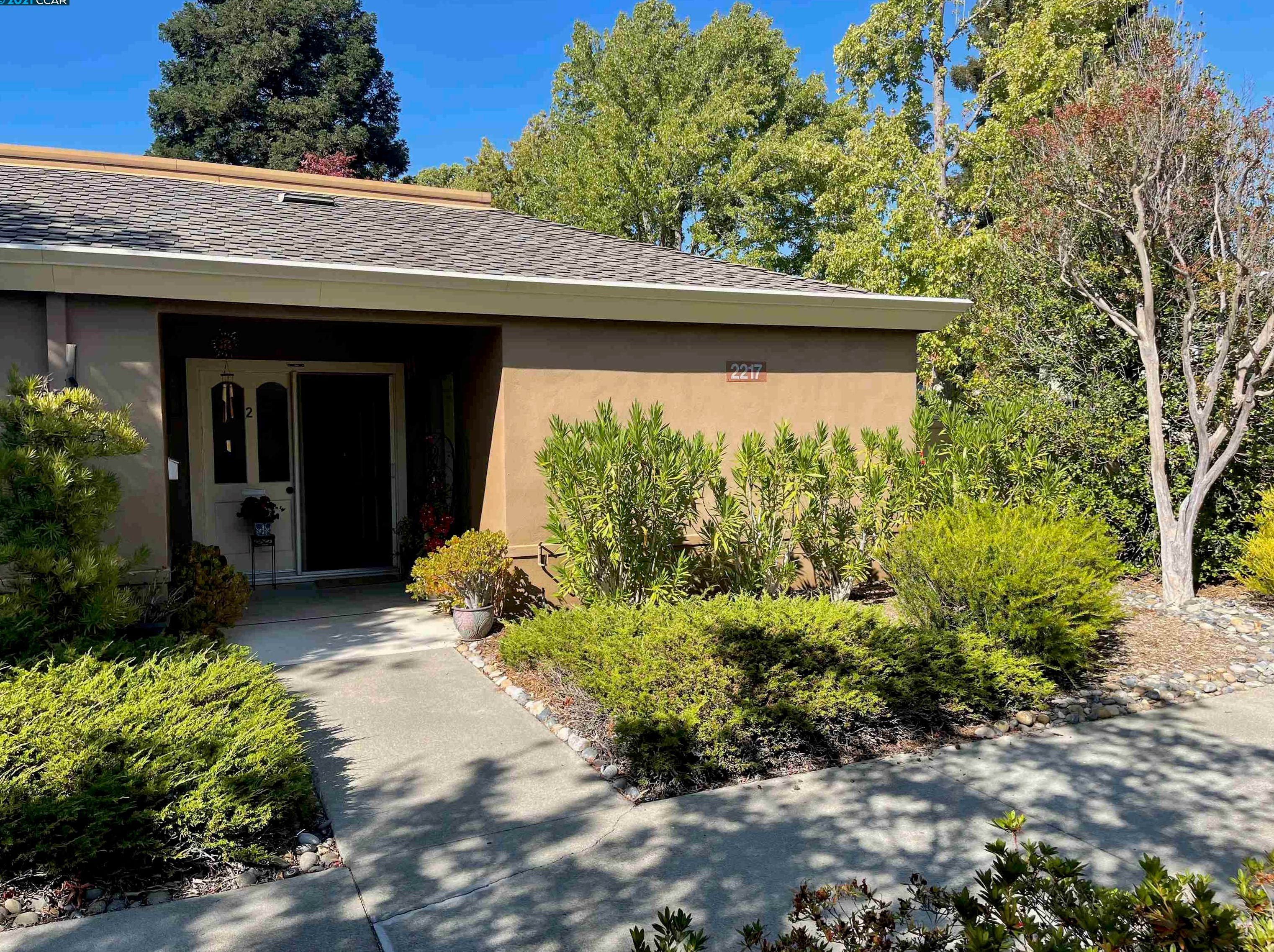 2217 Pine Knoll Dr, Walnut Creek, CA 94595-2120