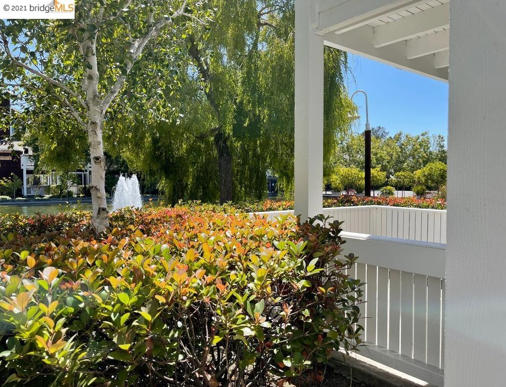 7 Marina Lakes Dr, Richmond, CA 94804-7447