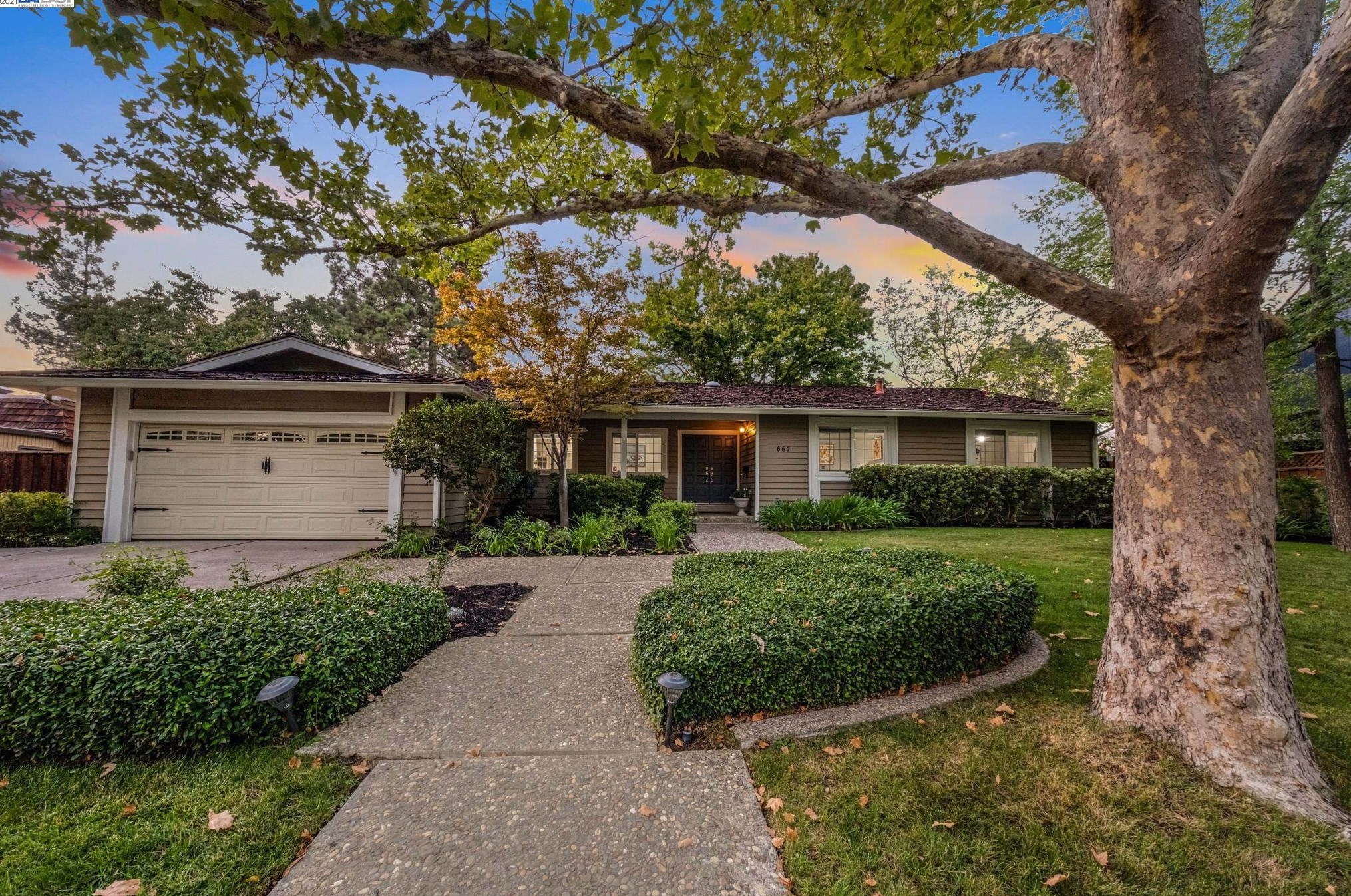 667 Thornhill Rd, Danville, CA 94526