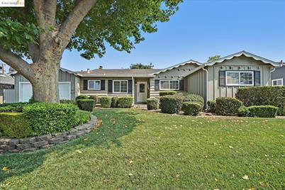 4273 Satinwood Dr - Photo 1