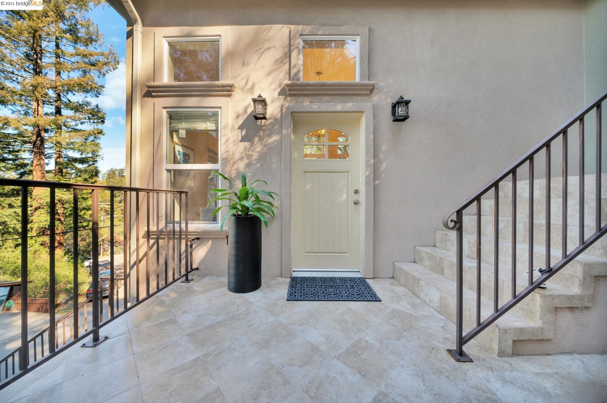 6352 Longcroft Dr, Oakland, CA 94611-2522