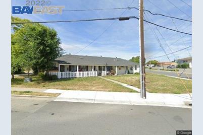 2409 Sunset Dr - Photo 1