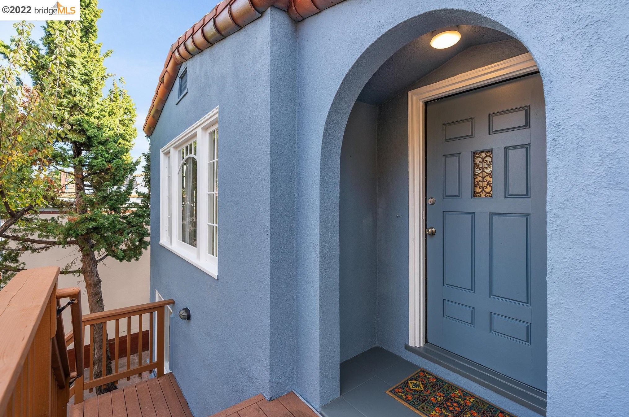 605 Aileen St, Oakland, CA 94609-1609