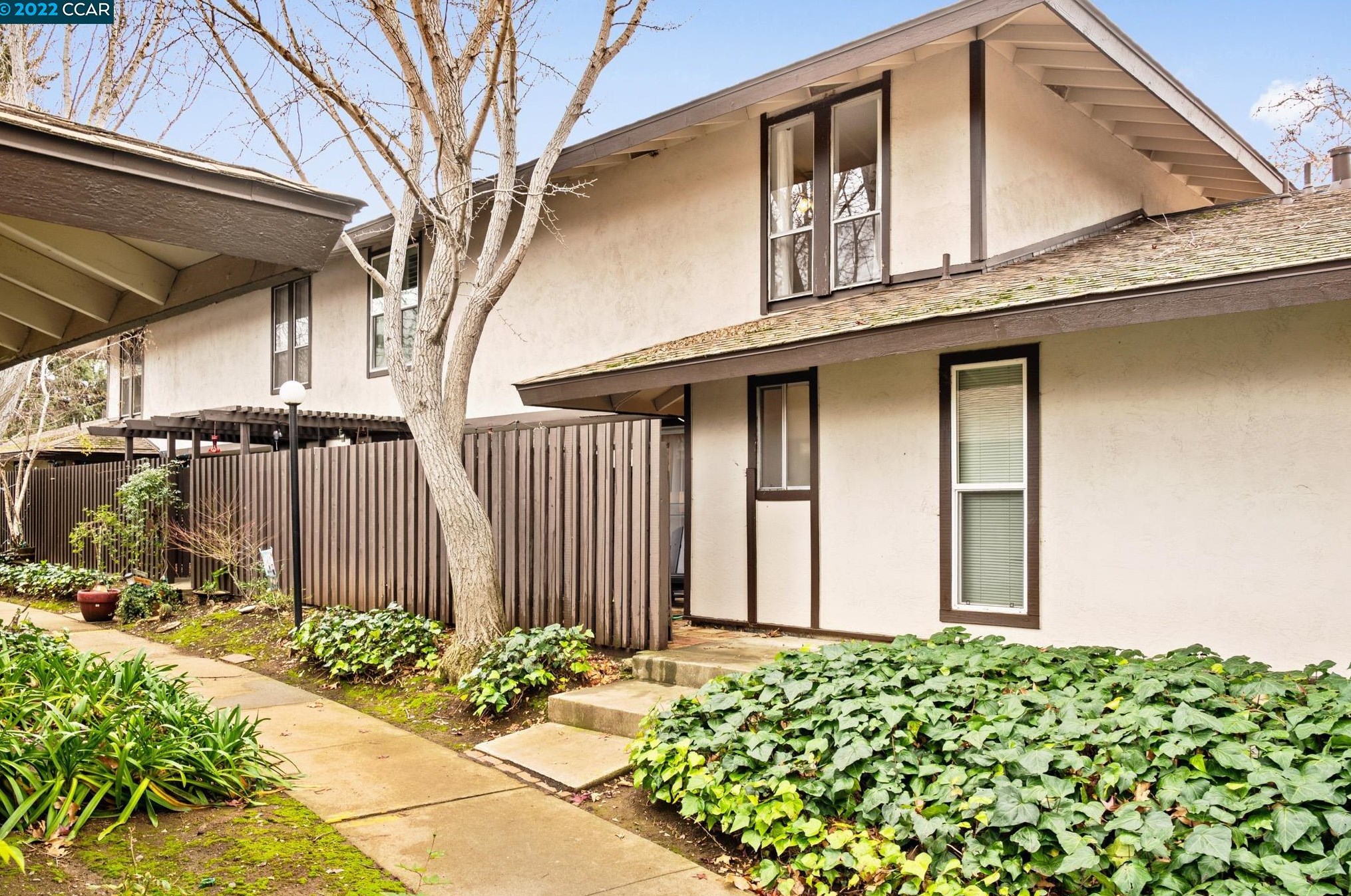 5488 Roundtree Dr #e, Concord, CA 94521