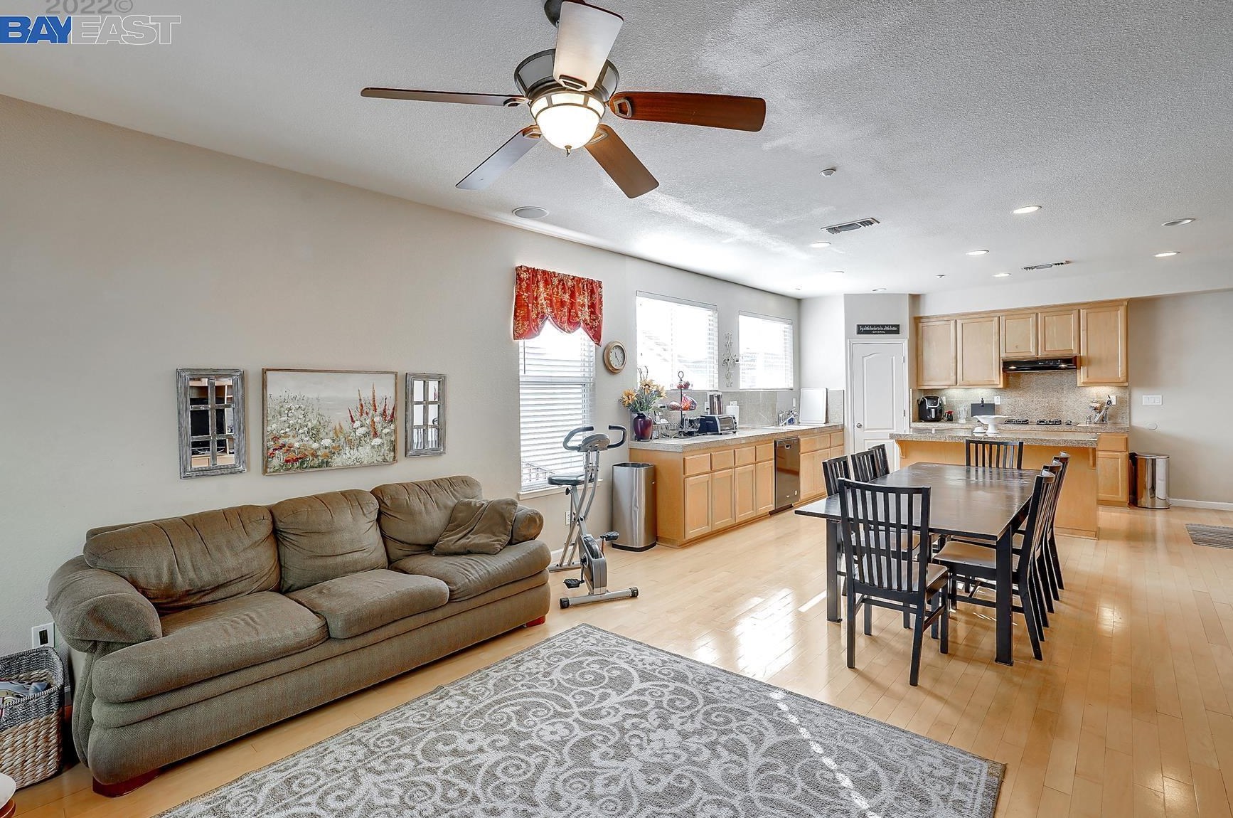 727 Bentley Ct, Los Angeles CA  94513 exterior