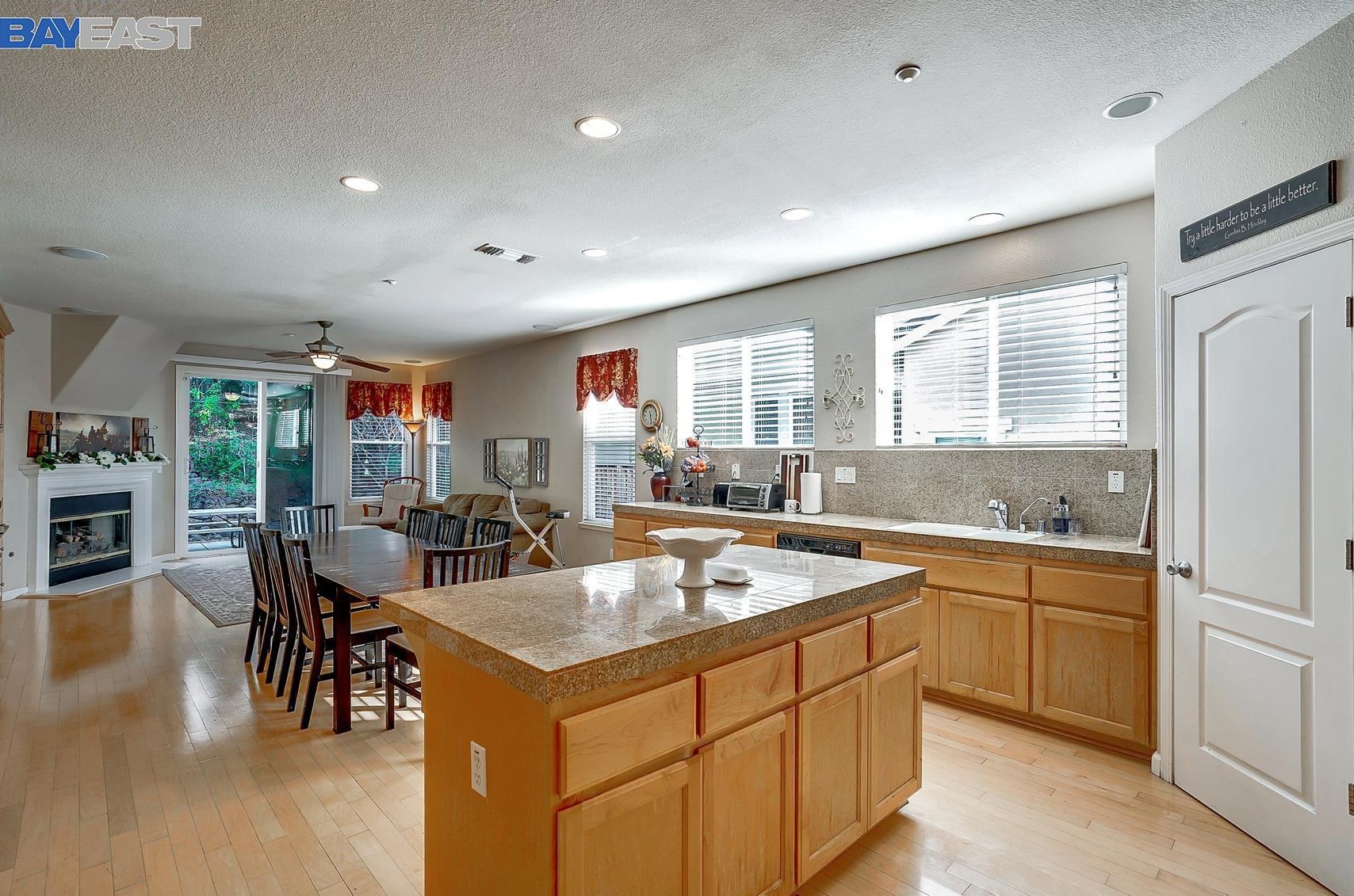 727 Bentley Ct, Los Angeles CA  94513 exterior