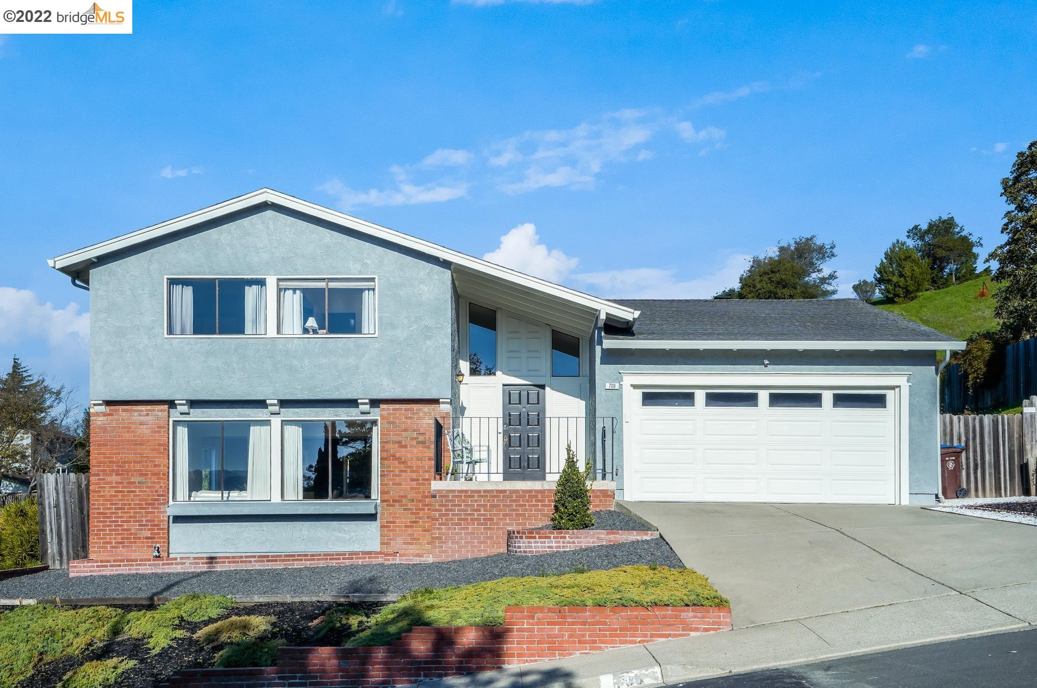 709 Devils Drop Ct, Richmond, CA 94803-2644