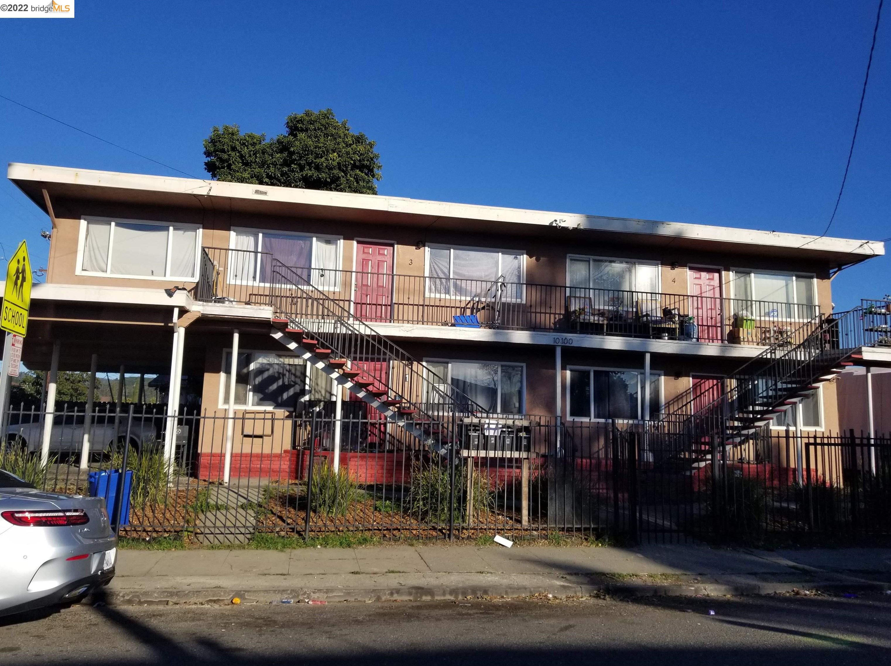 10100 Walnut St, Oakland, CA 94603-3218