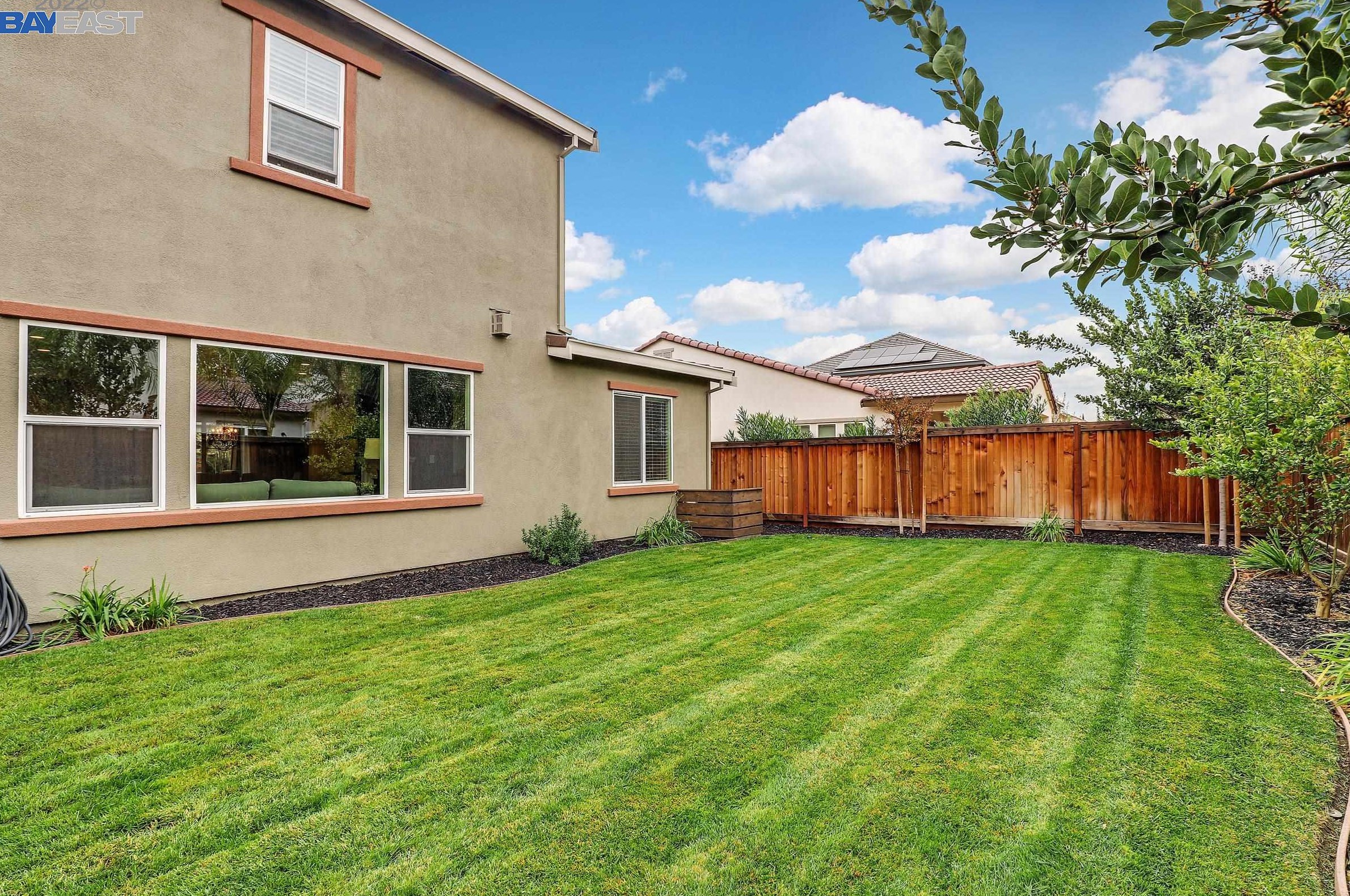 731 Jennifer St, Los Angeles CA  exterior