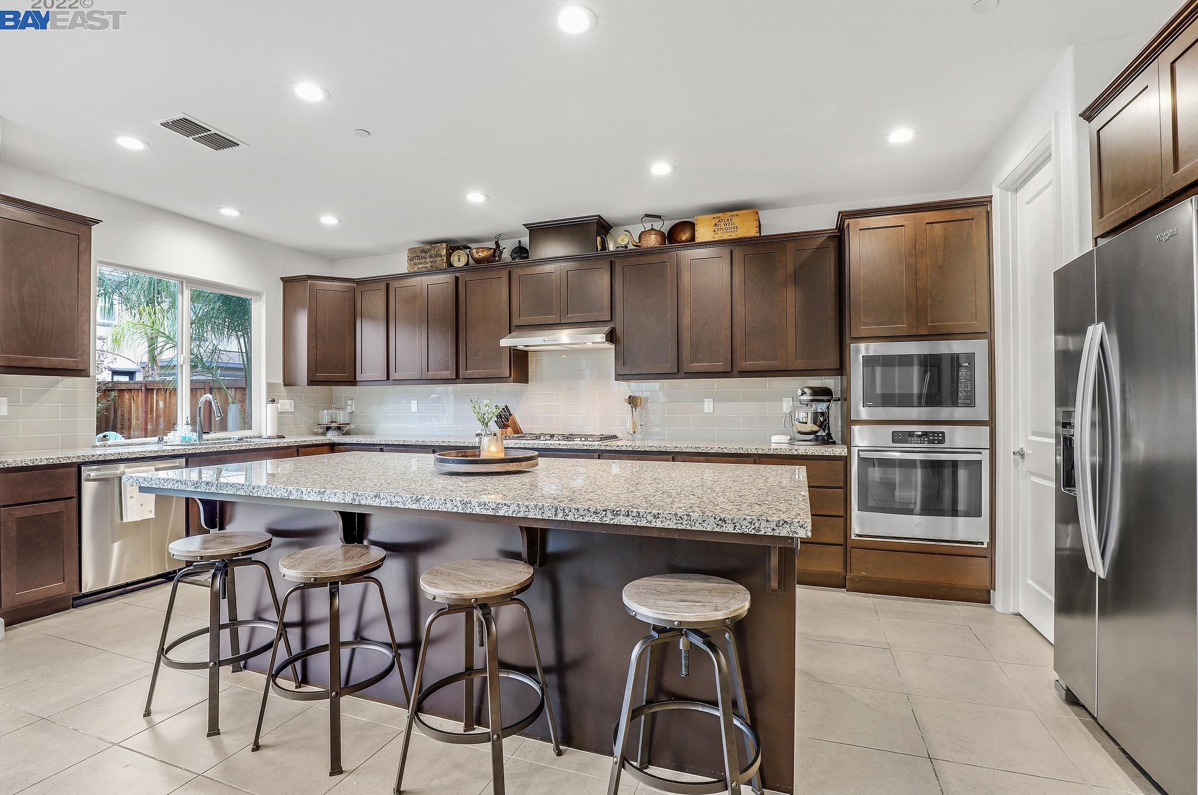 731 Jennifer St, Los Angeles CA  exterior