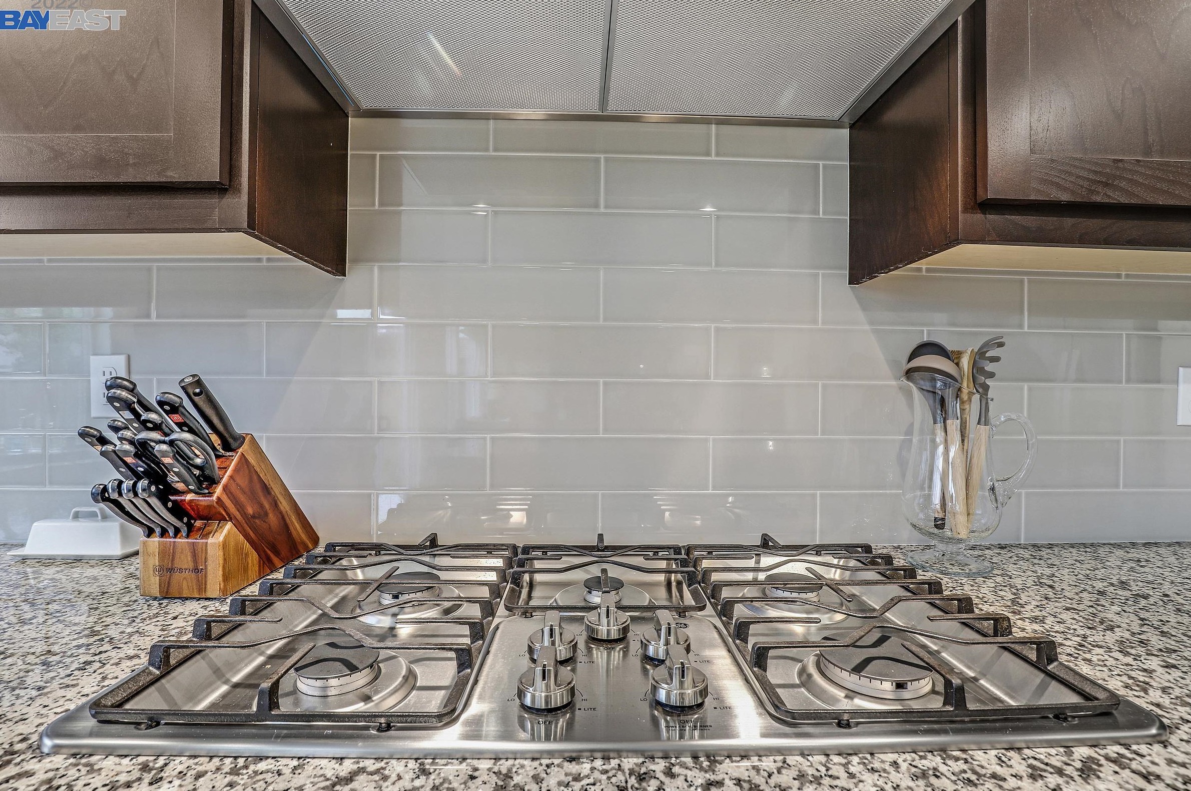 731 Jennifer St, Los Angeles CA  exterior