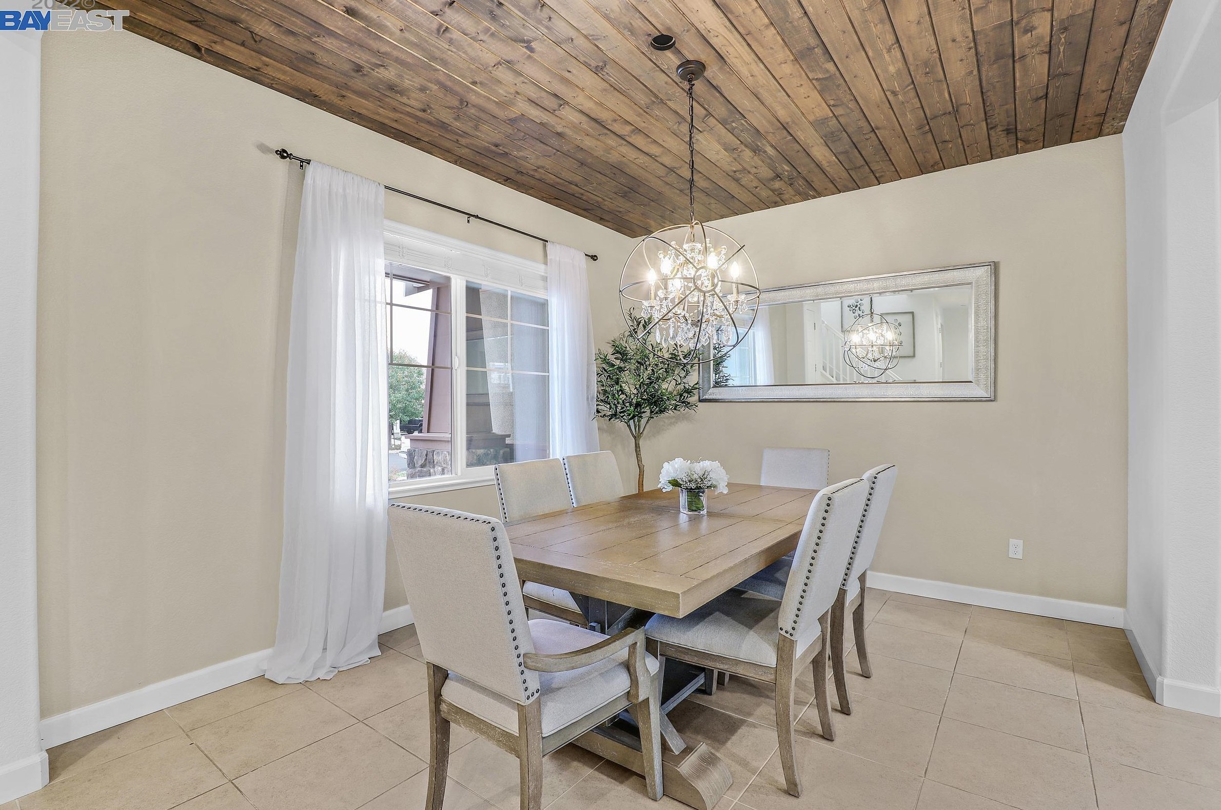 731 Jennifer St, Los Angeles CA  exterior