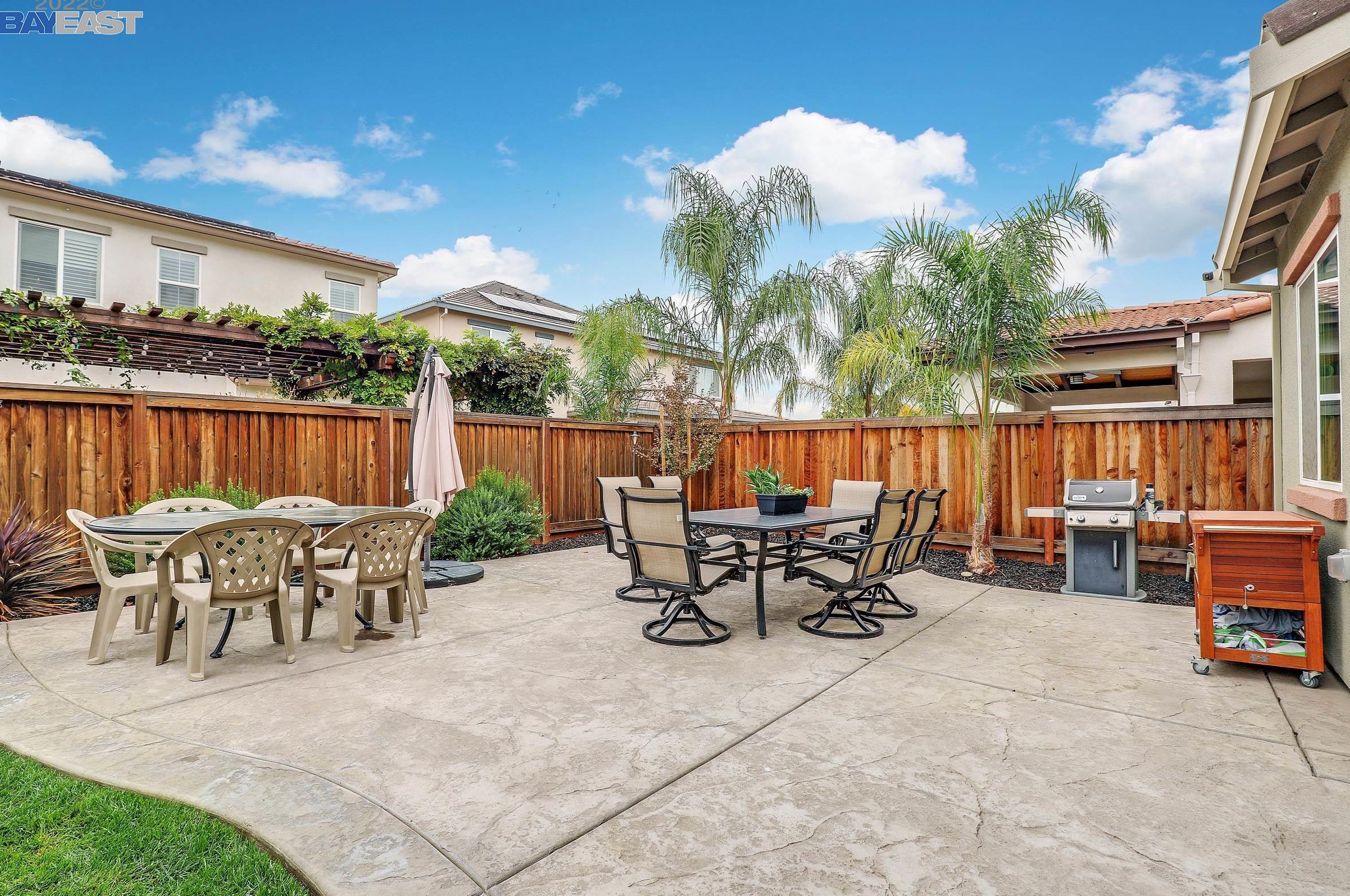 731 Jennifer St, Los Angeles CA  exterior