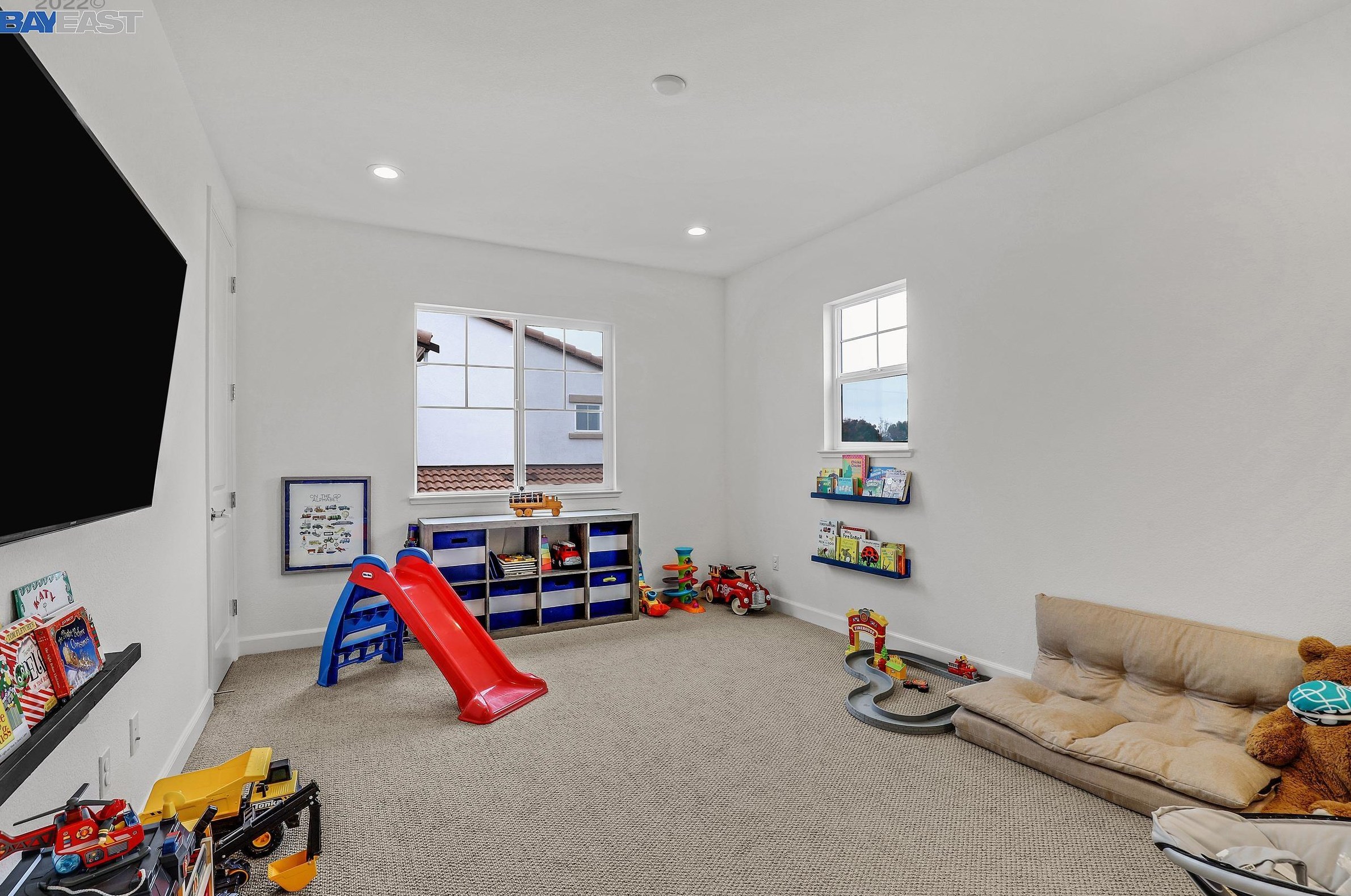 731 Jennifer St, Los Angeles CA  exterior