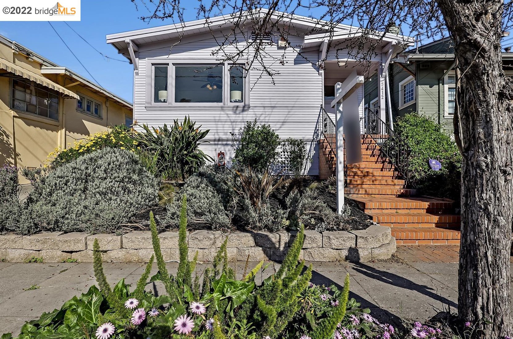 5412 Ruth Ave, Oakland, CA 94601-5526