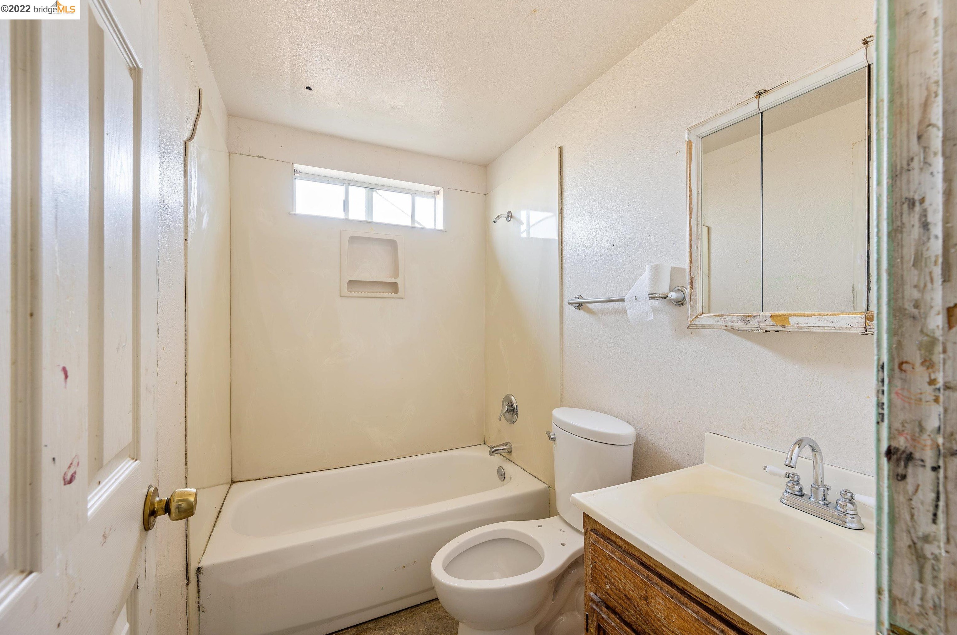 52 D St, Vallejo CA 94590-3033 exterior