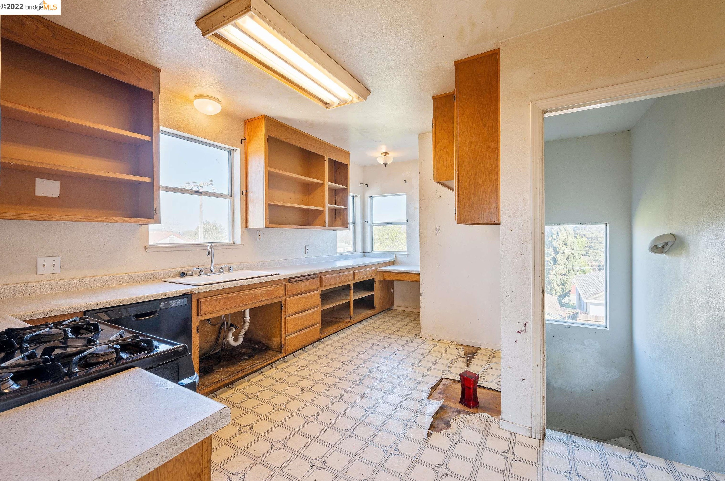 52 D St, Vallejo CA 94590-3033 exterior